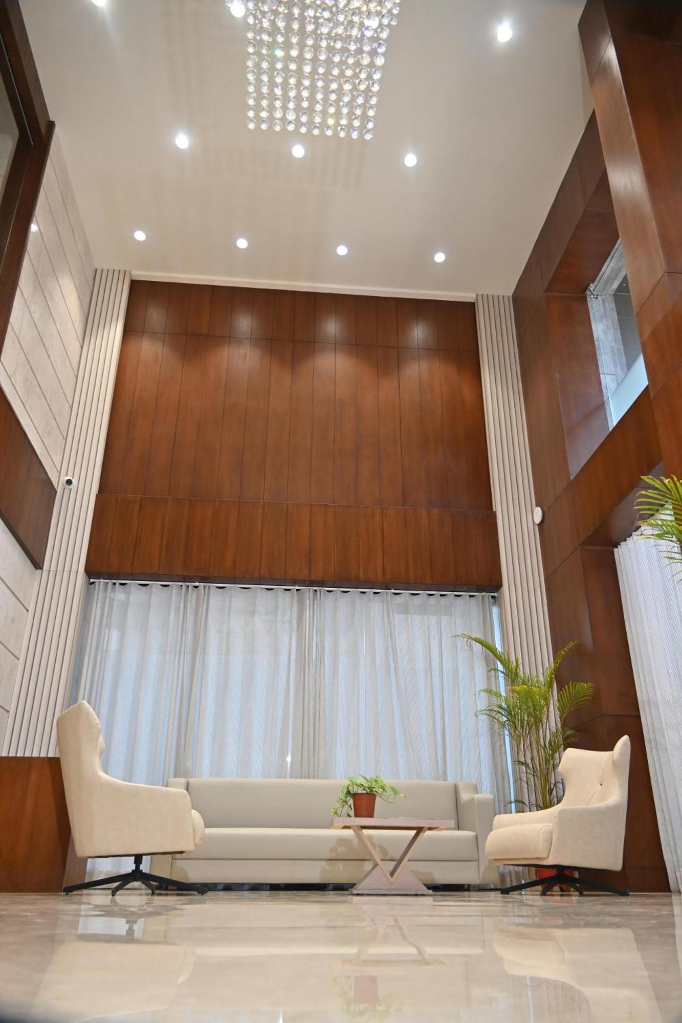 Pam Premium Hotel Vadodara Kültér fotó